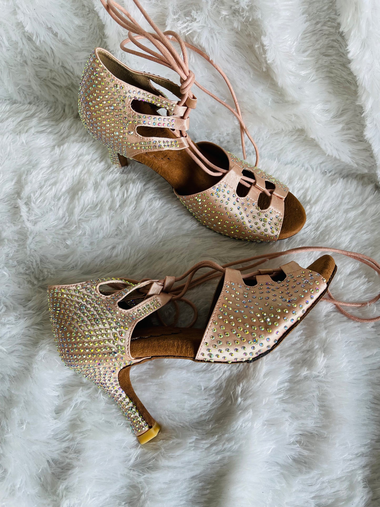 Dancing shoes: Glitter beige Ties